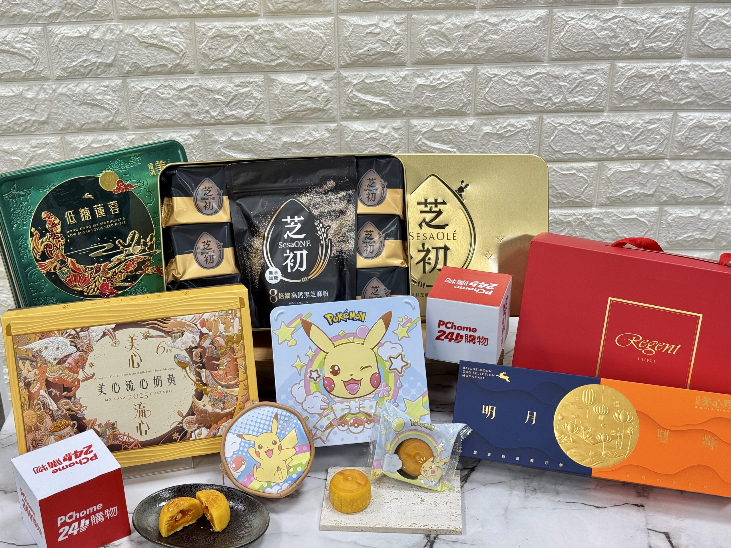 PChome 24h Shopping Mid-Autumn Festival Sales Soar! Mooncake Sales Jump 4x Month-over-Month, Seafood and Meat Products Surge Over 30%  "Low-Sugar and Co-Branded Gift Boxes" Become New Favorites for Younger Generations, While Middle-Aged and Older Consumers Prefer "Classic, Long-Established" Gift Boxes  Say Goodbye to Large Portions for Mid-Autumn BBQ! "Small and Exquisite" Ingredients Become the Mainstream Trend Driven by the Small Home Economy  Mid-Autumn Festival Promotions Aggressively Launched! Discounts as low as 19%, Register to Win a Nespresso Coffee Machine, and Up to 2,949 P Coins for Registration