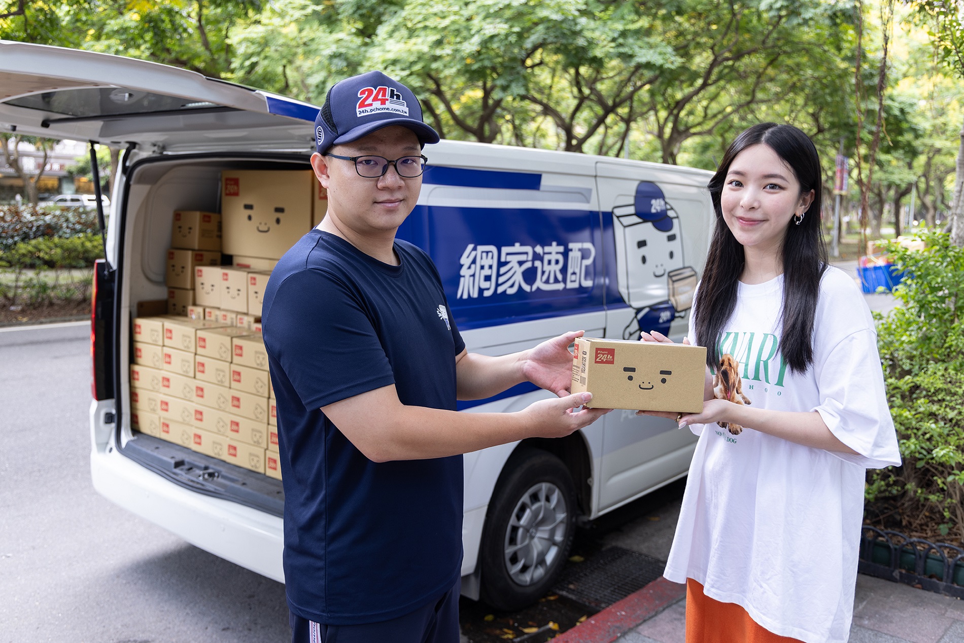 iPhone 17 Series Launch Triggers 15% Surge in Shopper Traffic! Phone Case and Screen Protector Sales Soar 2.8 Times  PChome Delivery: Light-Speed Home Delivery. First Pre-Order Delivered as Early as 8:24 AM Today. Get Your New Phone with One Click at Home.  Challenge for the Strongest Rebate Across the Web! Up to 20% back with designated credit cards, with a maximum rebate of up to 45,234. To buy an iPhone, go to PChome.